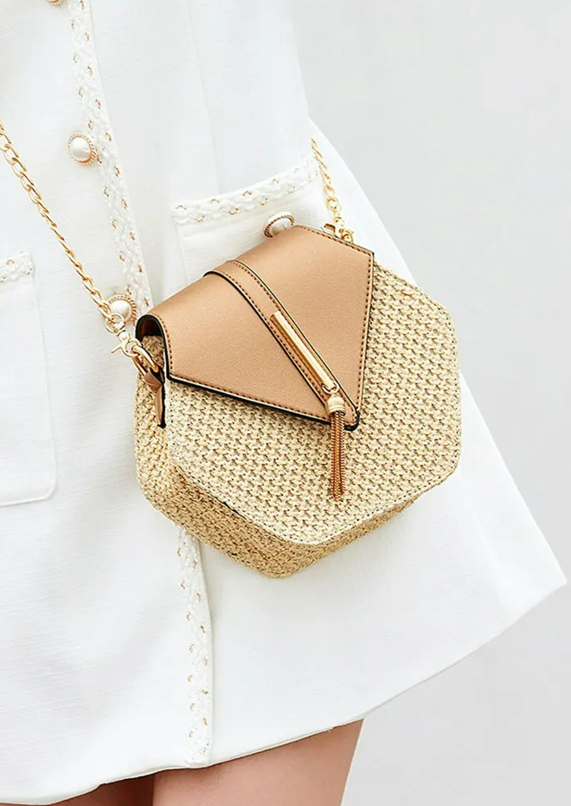 Bolsa Feminina Hexagonal Amira Pequena Dourada de Palha