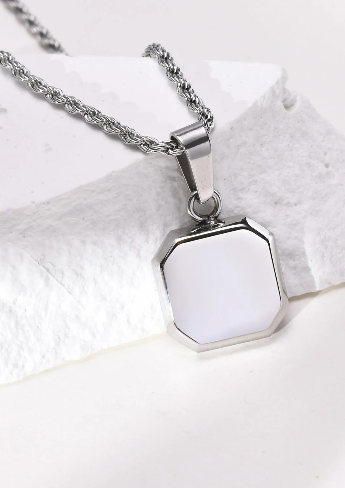 Colar Masculino Stevan de Aço com Pingente Quadrado