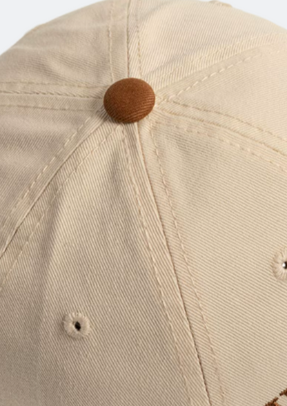 Boné Masculino Branco "Weekend Holiday" Aba Curva