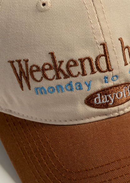 Boné Masculino Branco "Weekend Holiday" Aba Curva